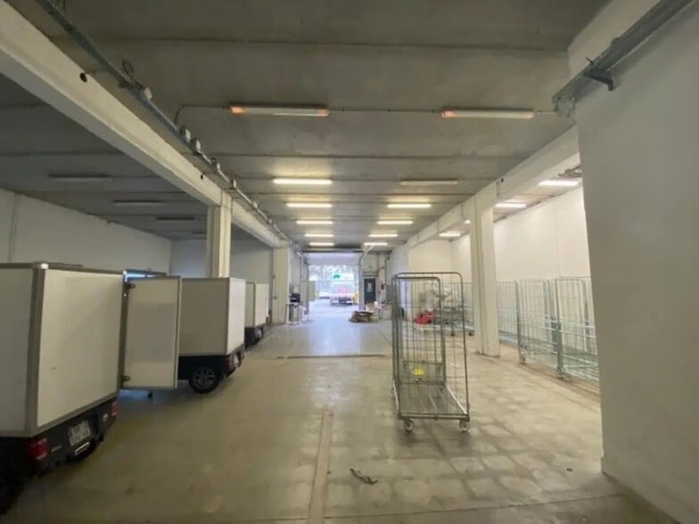 Local d’activités dans Nanterre à louer - Photo de l’immeuble – Image 2 sur 4