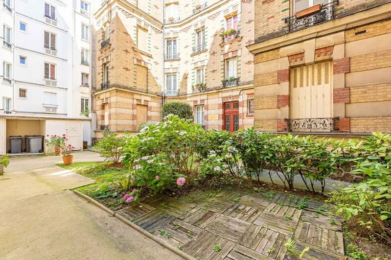 Immeuble residentiel dans Neuilly-sur-Seine à vendre - Photo de l’immeuble – Image 1 sur 10