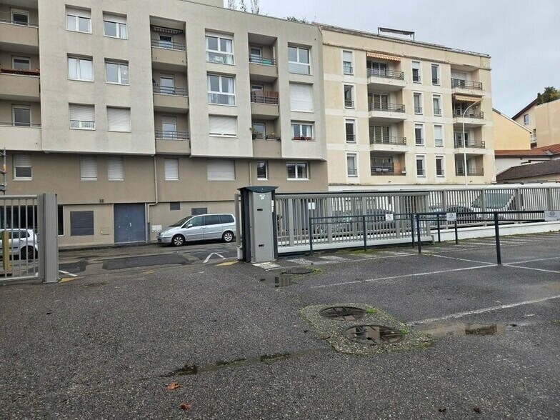 Bureau dans Lyon à vendre - Photo de l’immeuble – Image 2 sur 5