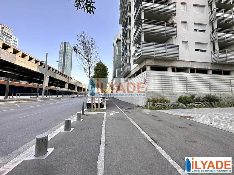 135 Rue Peyssonnel, Marseille à louer - Photo de l’immeuble – Image 3 sur 6