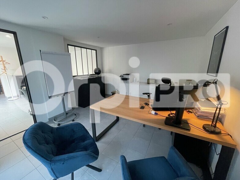 Bureau dans Villefranche-sur-Saône à louer - Photo intérieure – Image 3 sur 7