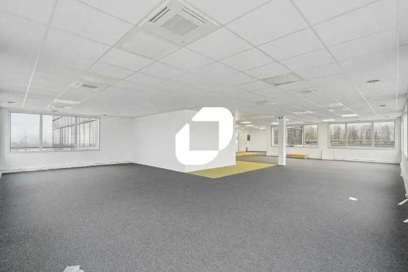Bureau dans Villepinte à louer - Photo de l’immeuble – Image 1 sur 9