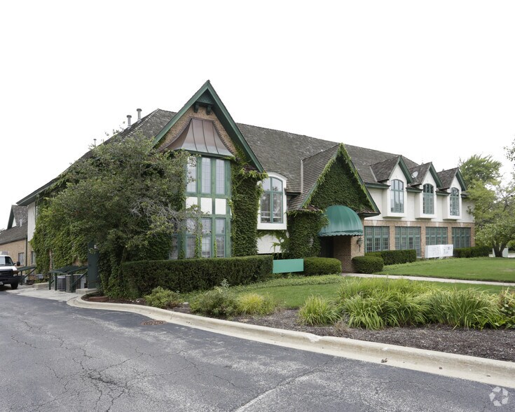 810 S Waukegan Rd, Lake Forest, IL à louer - Photo principale – Image 1 sur 4