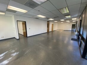 6601 NE 78th Ct, Portland, OR à louer Photo intérieure– Image 2 sur 2