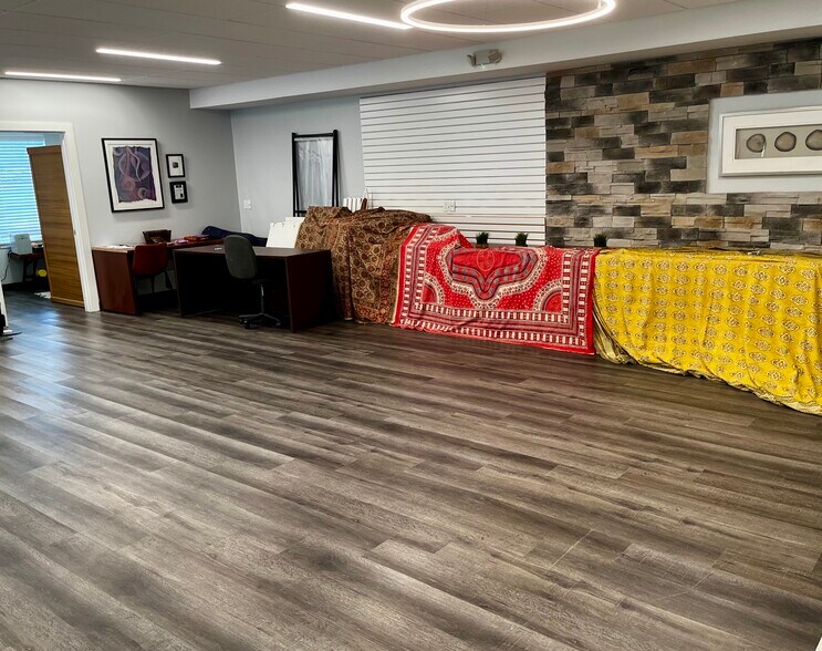 790 Ayrault Rd, Fairport, NY à louer - Photo intérieure – Image 3 sur 9