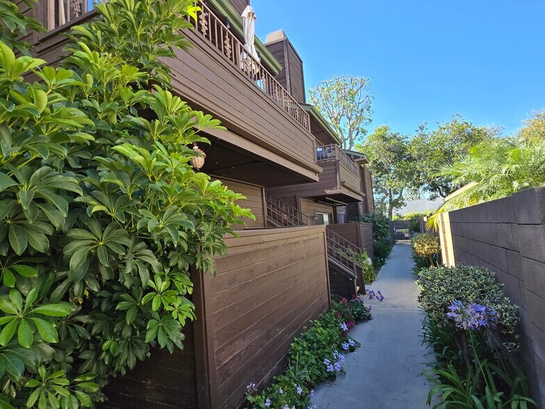 3608 W Orange Ave, Anaheim, CA à vendre - Photo de l’immeuble – Image 3 sur 13