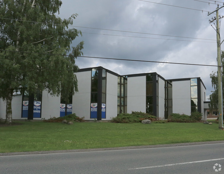 1450 Hopkins St, Whitby, ON à louer - Photo de l’immeuble – Image 1 sur 2