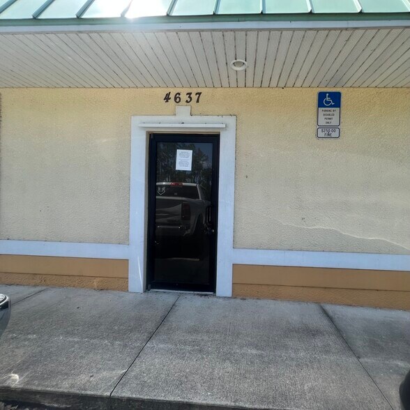 4637 E Price Blvd, North Port, FL à louer - Photo de l’immeuble – Image 2 sur 11