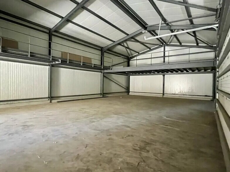 Industriel/Logistique dans Châteaurenard à louer - Photo de l’immeuble – Image 1 sur 9