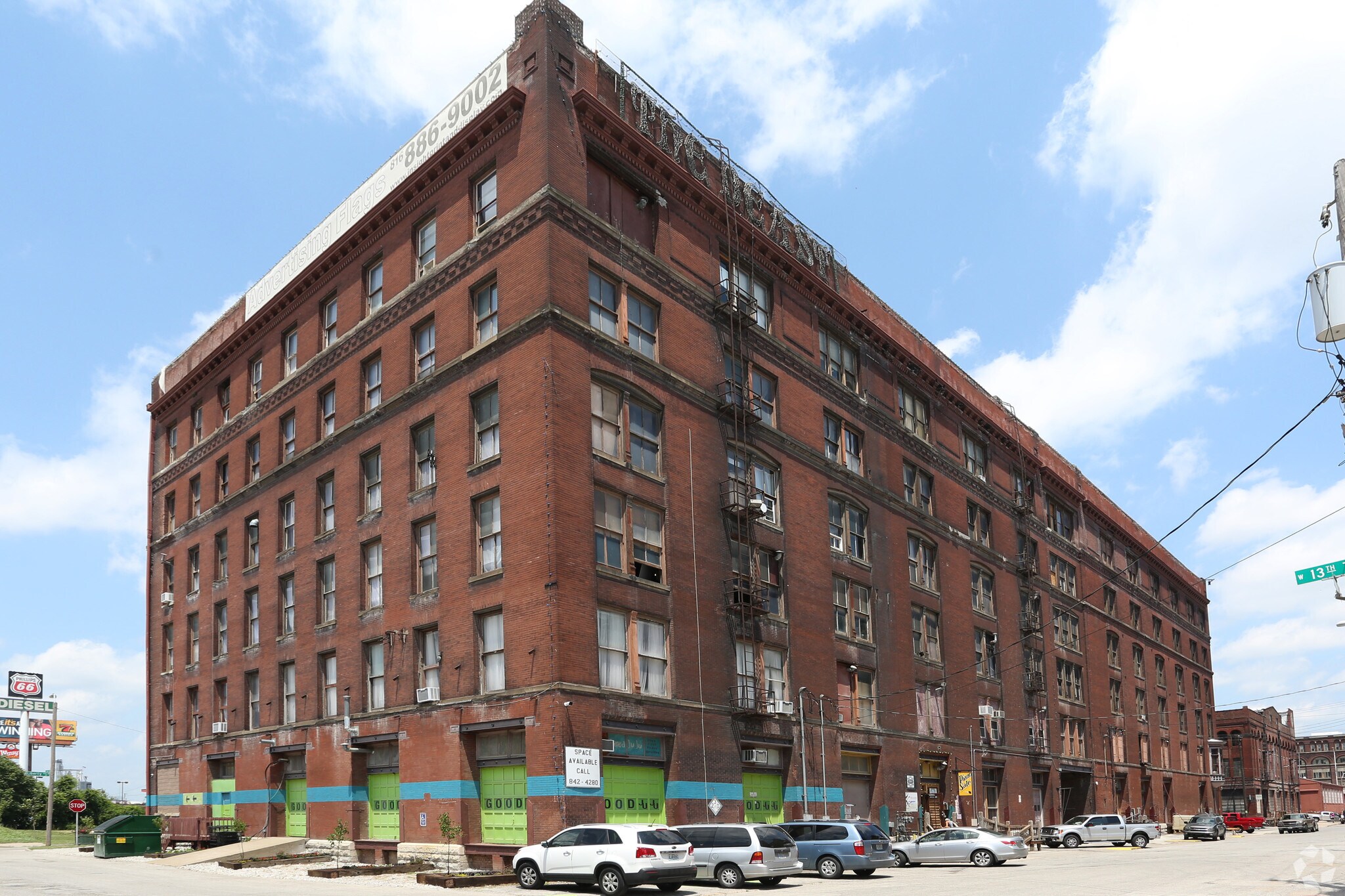 1420 W 13th Ter, Kansas City, MO à vendre Photo principale– Image 1 sur 21