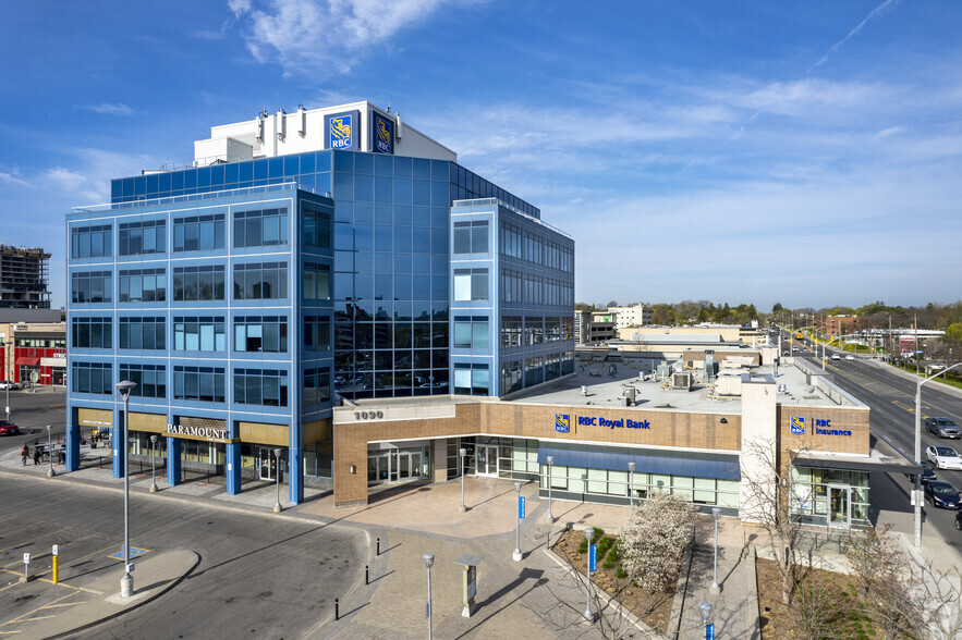 1090 Don Mills Rd, Toronto, ON à louer - Photo principale – Image 1 sur 7