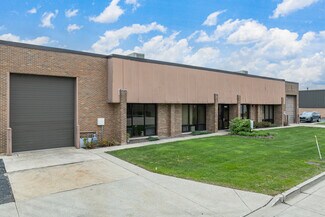 Plus de détails pour 961 N Du Page Ave, Lombard, IL - Industriel/Logistique à louer