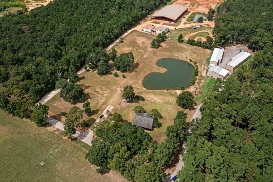 1250 S Pine Lake Rd, Montgomery, TX à vendre - Photo de l’immeuble – Image 3 sur 15