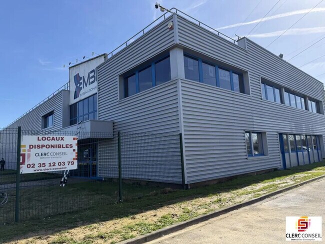 Plus de détails pour Local d'activités à louer