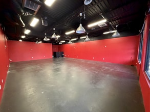 8010-8022 N 56th St, Tampa, FL à louer Photo intérieure– Image 2 sur 4