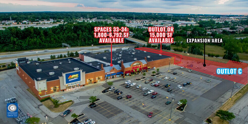 4730-4824 Ridge Rd, Brooklyn, OH à louer - Photo de l’immeuble – Image 3 sur 15