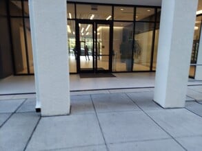 1000 N Ashley Dr, Tampa, FL à louer Hall d’entrée– Image 1 sur 4