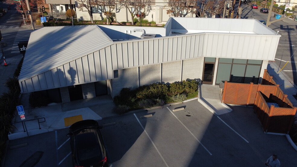 1001-1003 Main St, Redwood City, CA à louer - Photo de l’immeuble – Image 3 sur 10