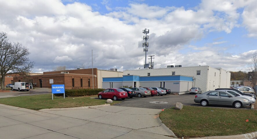 24288 Indoplex Cir, Farmington Hills, MI à vendre Photo principale– Image 1 sur 37