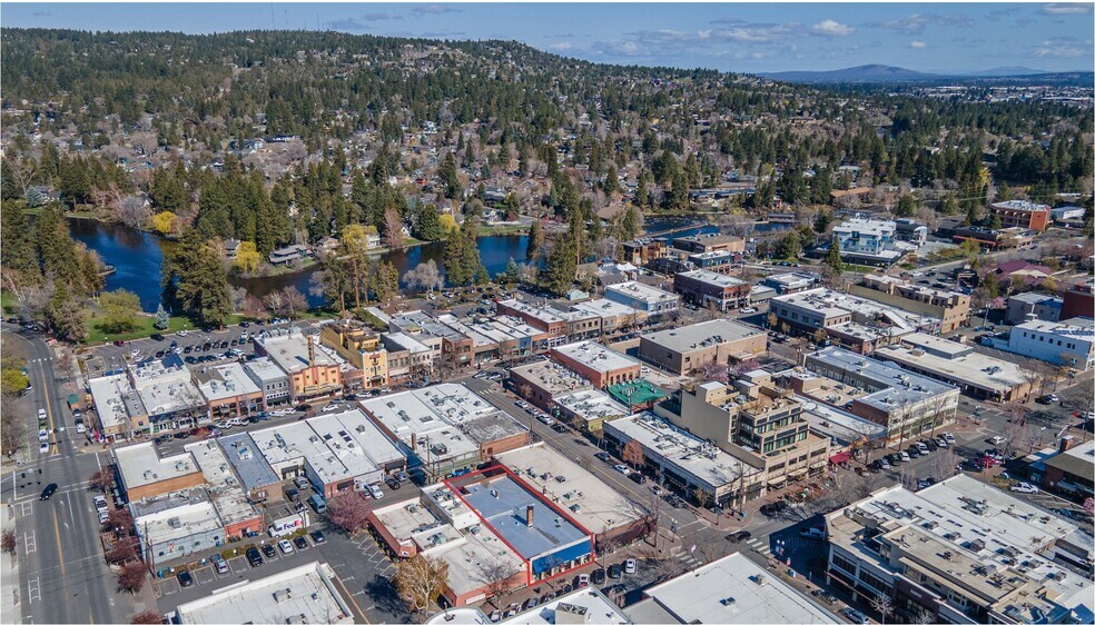 841 NW Bond St, Bend, OR à vendre - Photo de l’immeuble – Image 1 sur 10