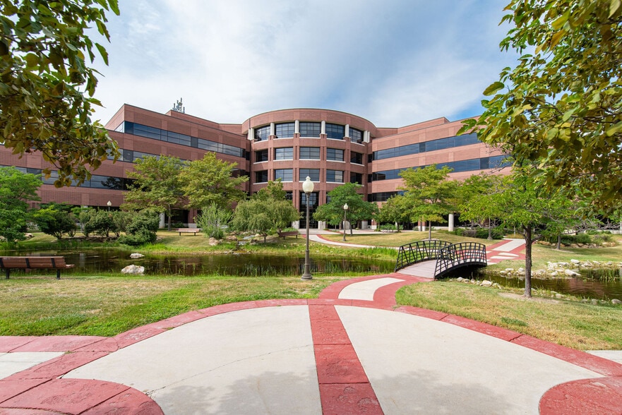 2650 S Decker Lake Blvd, Salt Lake City, UT à louer - Photo de l’immeuble – Image 1 sur 8