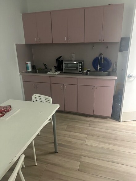 1117 E Hallandale Beach Blvd, Hallandale Beach, FL à louer - Photo de l’immeuble – Image 2 sur 21