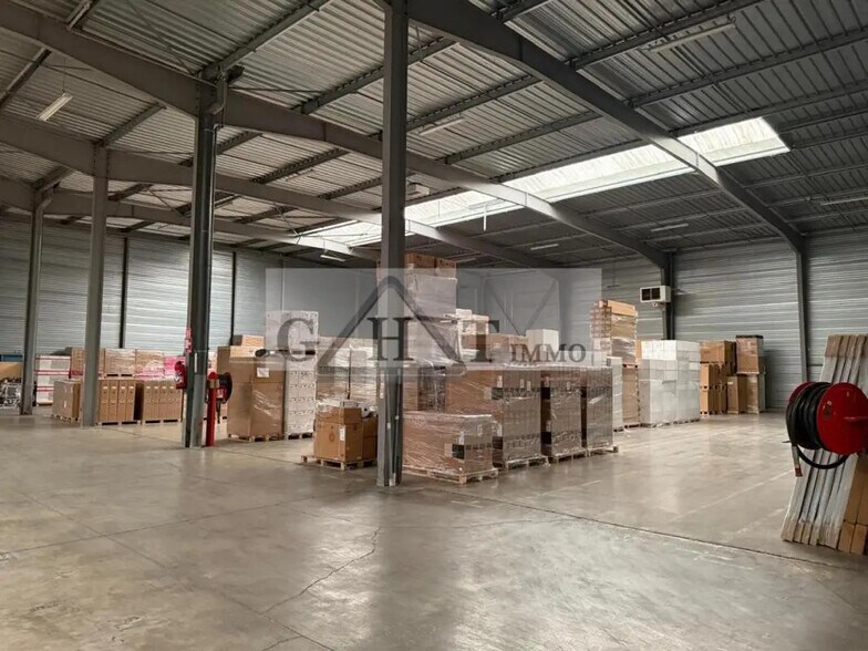 Industriel/Logistique dans Santeny à louer - Photo intérieure – Image 3 sur 3