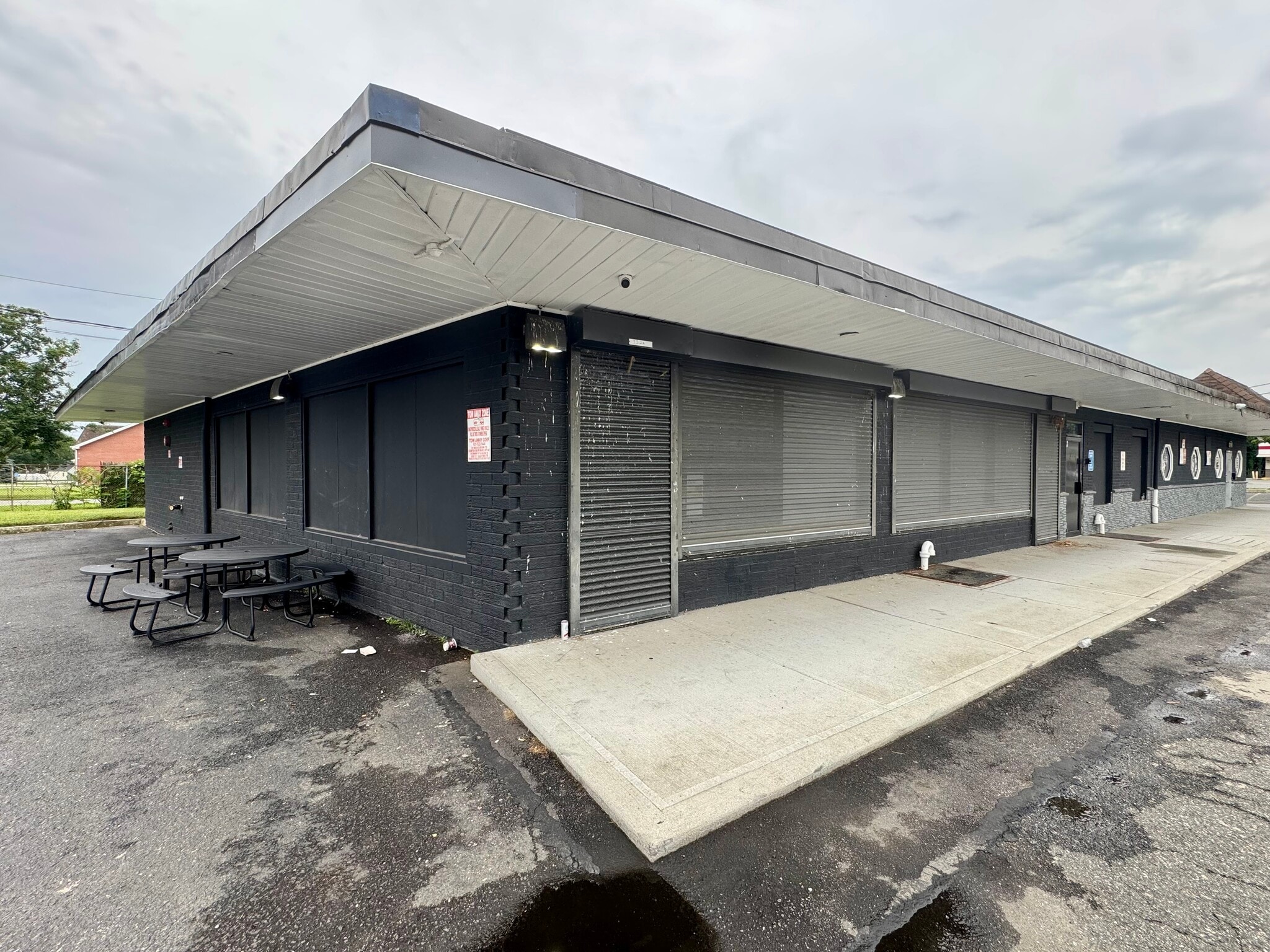 112 Wheeler Rd, Central Islip, NY à louer Photo de l’immeuble– Image 1 sur 6