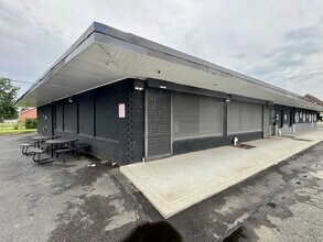 112 Wheeler Rd, Central Islip, NY à louer Photo de l’immeuble– Image 1 sur 6