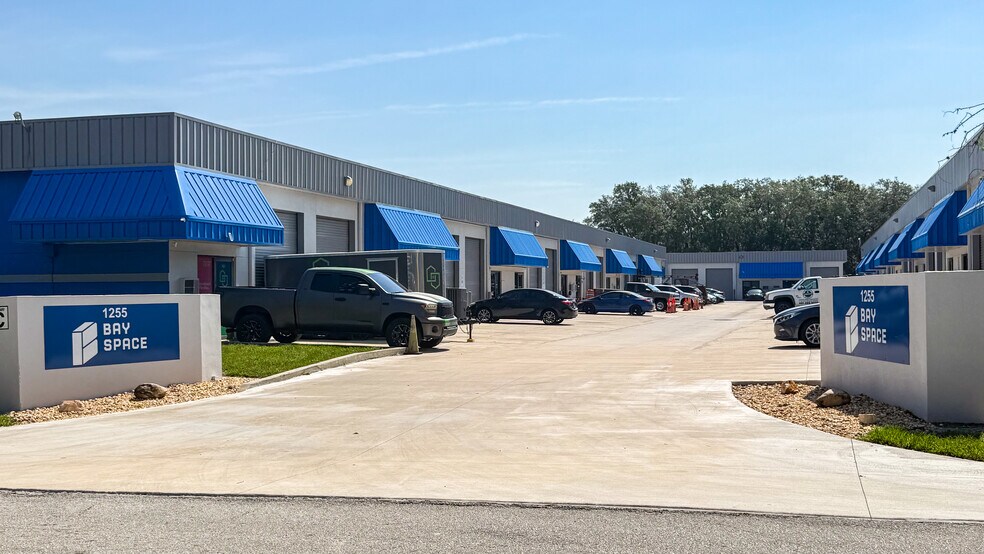 1255 Belle Ave, Winter Springs, FL à louer - Photo de l’immeuble – Image 1 sur 11