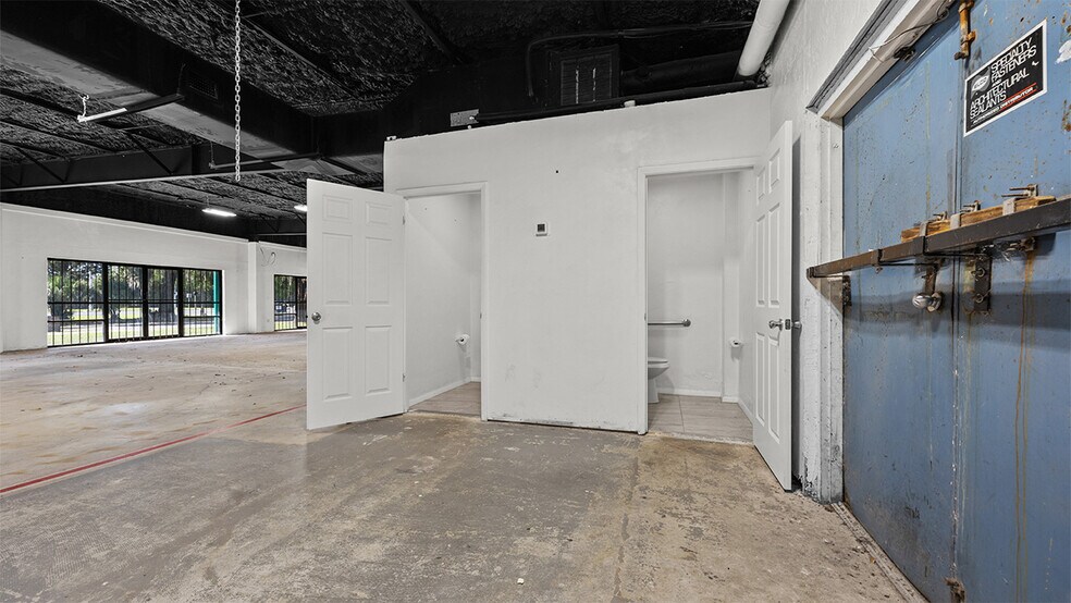 2322 NE Waldo Rd, Gainesville, FL à louer - Photo de l’immeuble – Image 3 sur 11