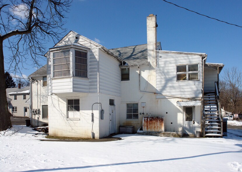 2423 Susquehanna Rd, Abington Township, PA à vendre - Photo de l’immeuble – Image 3 sur 9