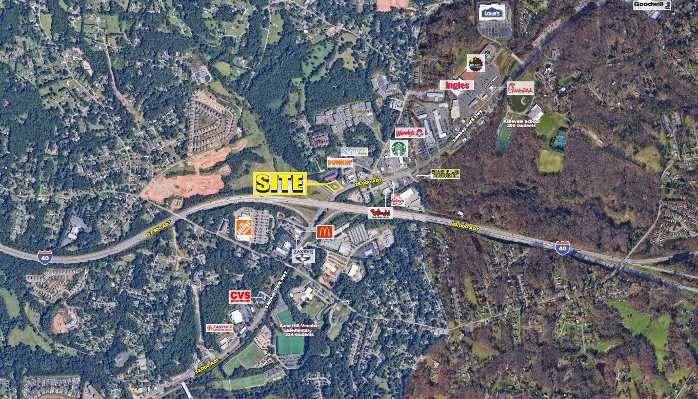 307 Smokey Park Hwy, Asheville, NC à louer Photo de l’immeuble– Image 1 sur 5
