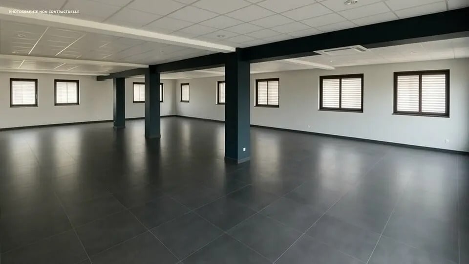 Local commercial dans Drumettaz-Clarafond à louer - Photo de l’immeuble – Image 3 sur 3