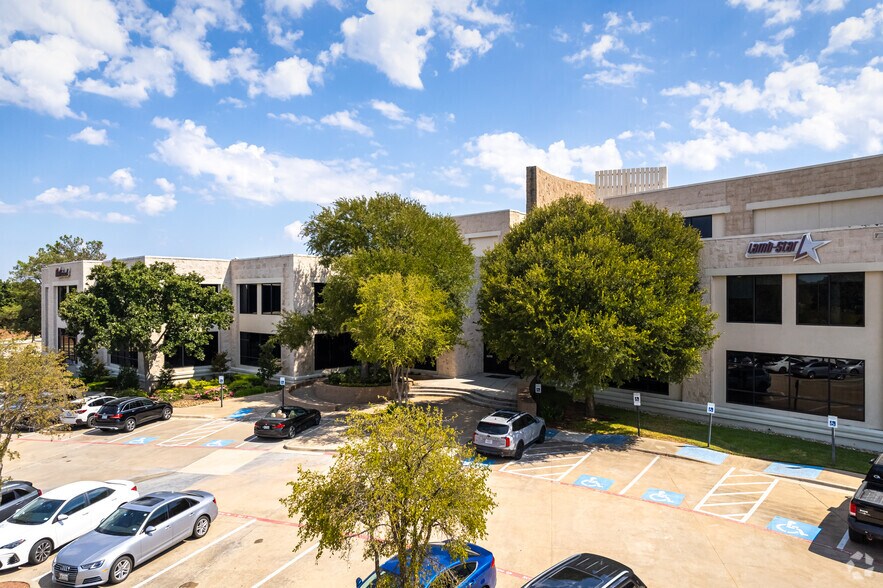 5700 W Plano Pky, Plano, TX à louer - Photo de l’immeuble – Image 3 sur 6