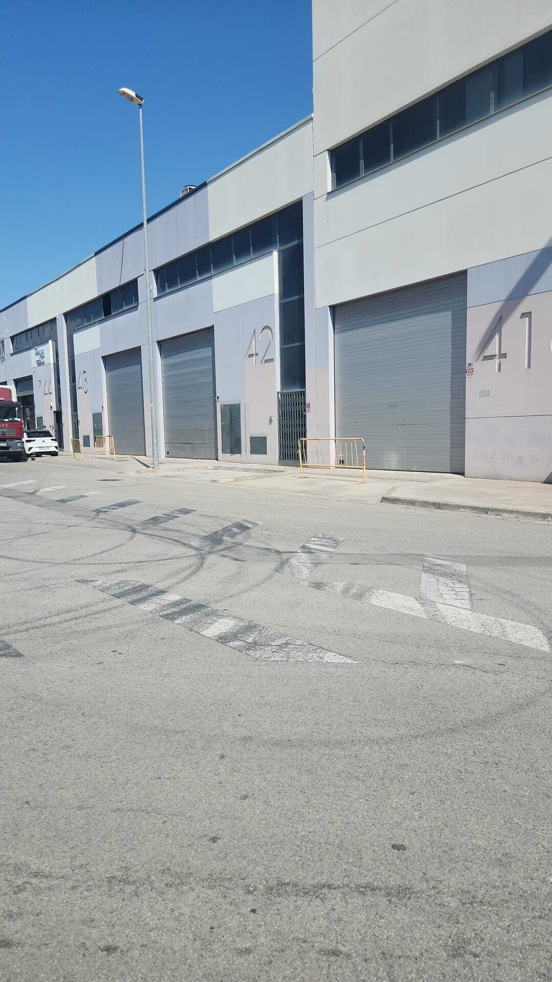 Industriel/Logistique dans Sant Vicenç dels Horts, Barcelona à louer Photo de l’immeuble– Image 1 sur 2