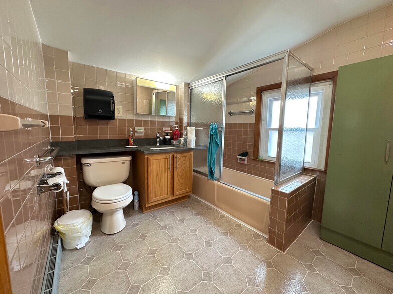 799 Front St, Chicopee, MA à louer - Photo de l’immeuble – Image 2 sur 18
