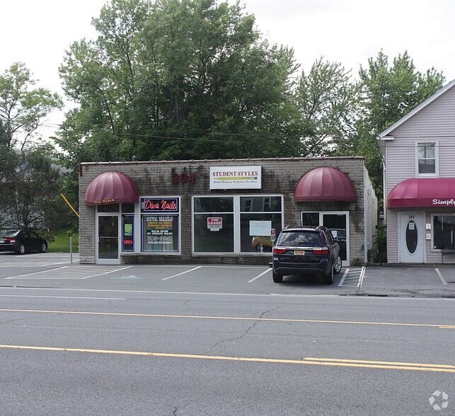 284 Troy Schenectady Rd, Latham, NY à louer - Photo de l’immeuble – Image 2 sur 2