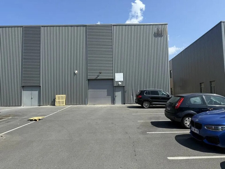Local d’activités dans Pierrefitte-sur-Seine à louer - Photo de l’immeuble – Image 2 sur 9