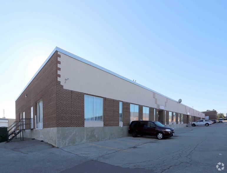 306 Rexdale Blvd, Toronto, ON à louer - Photo de l’immeuble – Image 2 sur 2