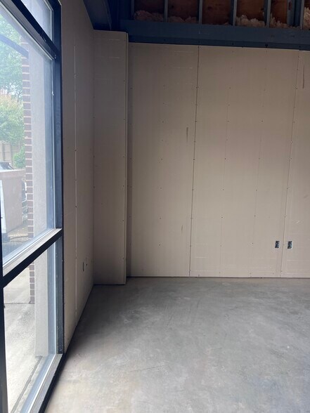11134 Broad River Rd, Irmo, SC à louer - Photo intérieure – Image 2 sur 22