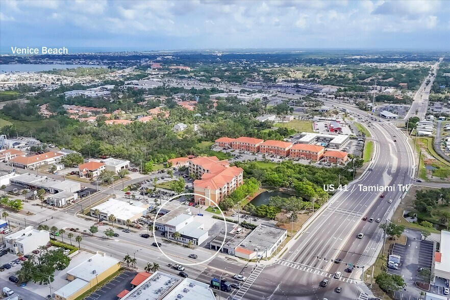 641-645 E Venice Ave, Venice, FL à louer - Photo de l’immeuble – Image 3 sur 51