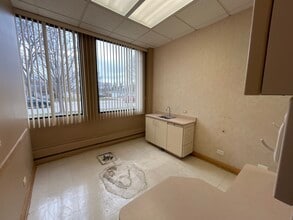 115 S Wilke Rd, Arlington Heights, IL à louer Photo intérieure– Image 2 sur 7