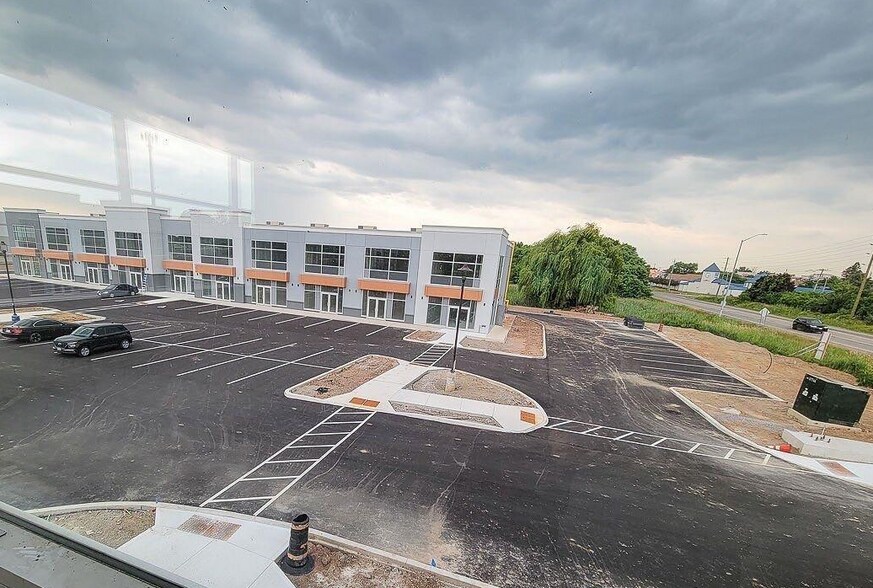1038 Garner Rd W, Hamilton, ON à louer - Photo de l’immeuble – Image 3 sur 7