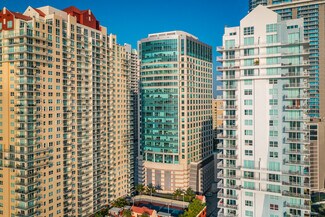 Plus de détails pour 1111 Brickell Ave, Miami, FL - Local commercial à louer