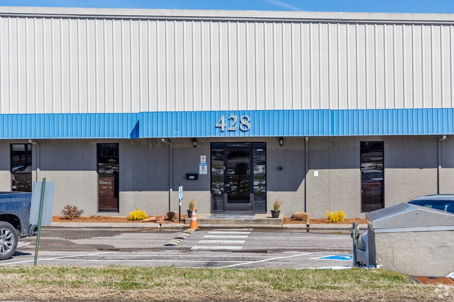 428 Harding Industrial Dr, Nashville, TN à louer - Photo de l’immeuble – Image 2 sur 6