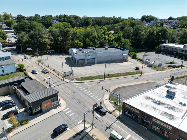 314 E Pittsburgh St, Greensburg, PA à vendre - Photo de l’immeuble – Image 2 sur 4