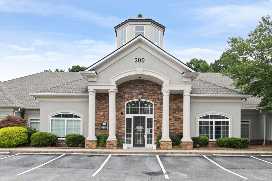 1816 Eagle Dr, Woodstock, GA à louer - Photo de l’immeuble – Image 2 sur 10