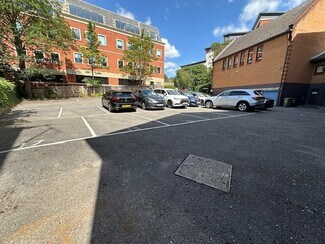 Plus de détails pour 108-112 Windsor Rd, Slough - Bureau à louer