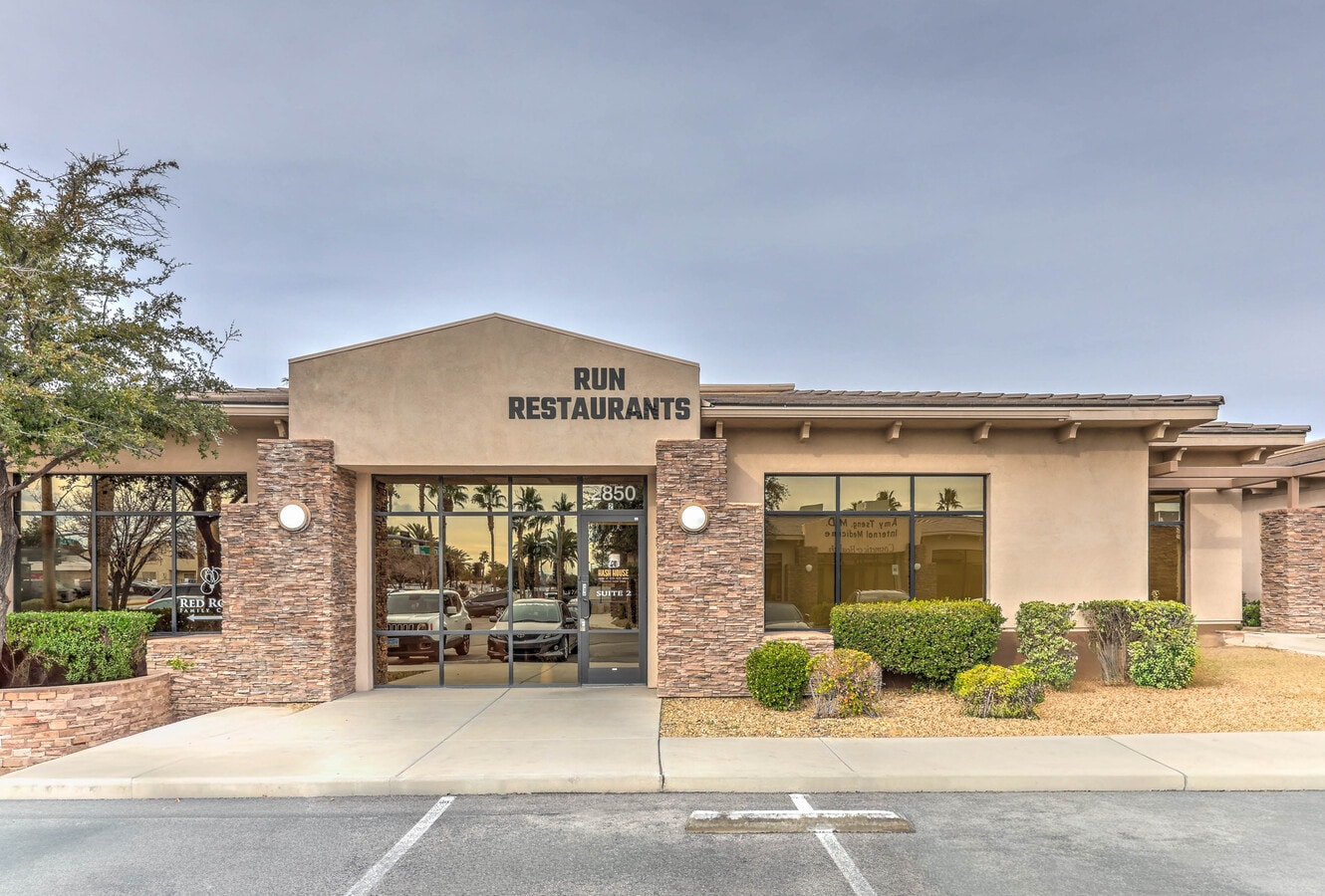 2850 S Jones Blvd, Las Vegas, NV 89146 - Lot 2 - - Photo intérieure - Image 1 of 9